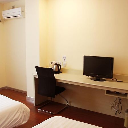 Hanting Hotel Changchun Qimao City Стая снимка