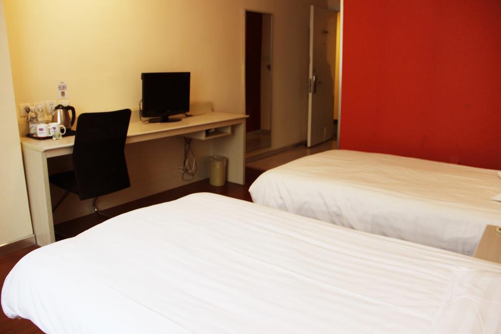 Hanting Hotel Changchun Qimao City Стая снимка